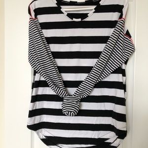 Lululemon black & white striped long sleeve shirt